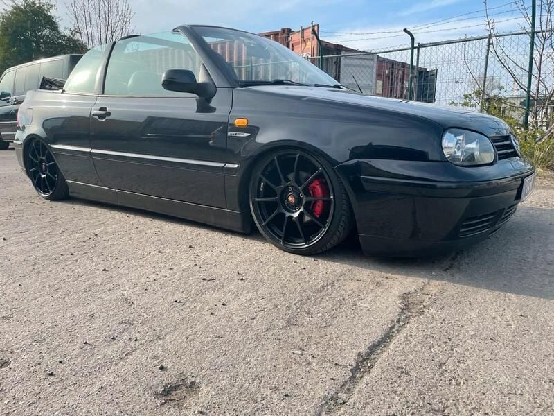 Schwarz Gebraucht 2001 VW Golf Cabriolet Cabrio | 7.500 € - Bild 1/4