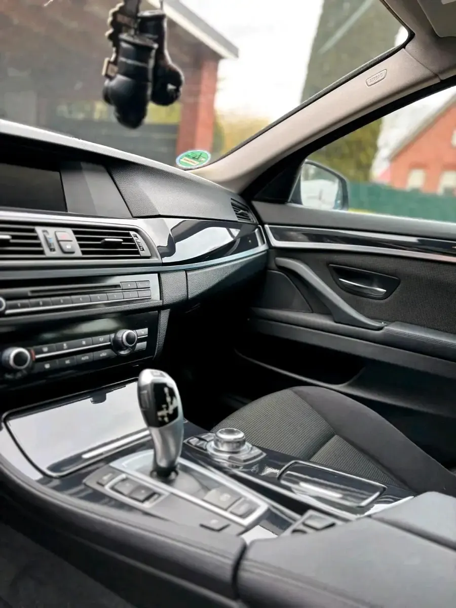 Usata BMW 520 184 CV (135 kW) 2012 Nero Station wagon