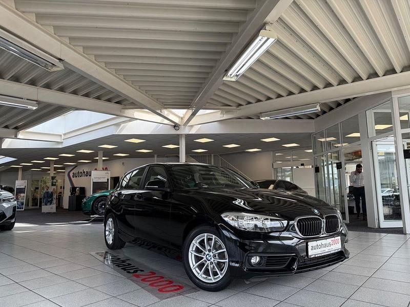 Schwarz Gebraucht 2019 BMW 118 Advantage Kleinwagen | 14.450 € (Guter Preis) - Bild 1/4