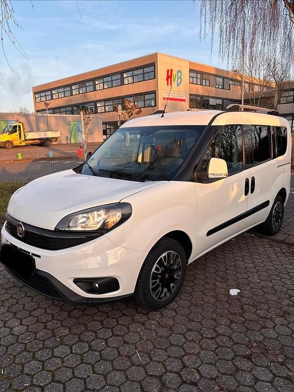 Gebraucht Fiat Doblò 120 PS (88 kW) 2019 Weiß Van / Kleinbus