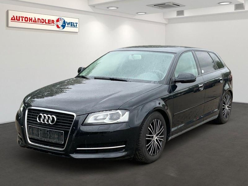 Schwarz Gebraucht 2012 Audi A3 Sportback Attraction Limousine | 4.999 € (Guter Preis) - Bild 1/3