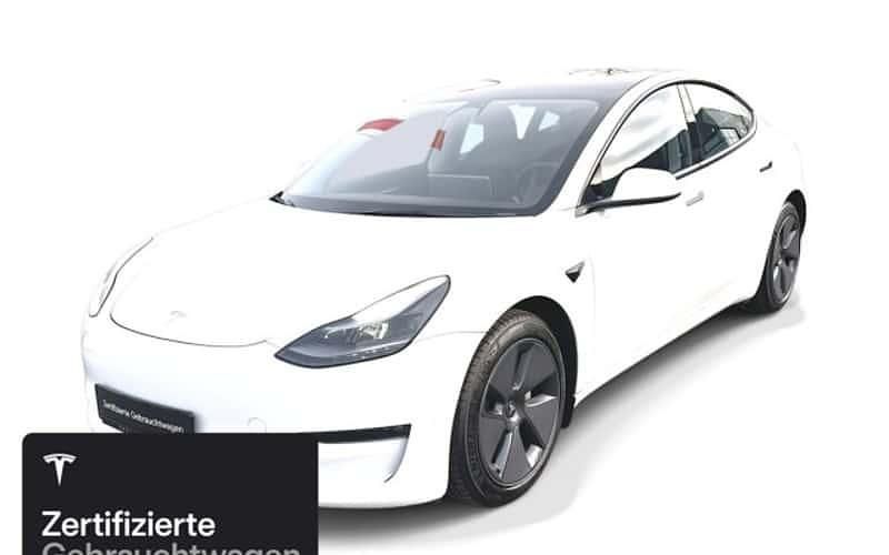 Weiß Gebraucht 2021 Tesla Model 3 Long Range RWD Limousine | 30.300 € (Teuer) - Bild 1/4