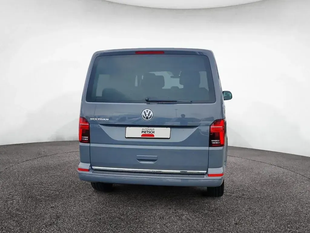 Gebraucht VW Multivan Generation Six 150 PS (110 kW) 2022 Pure grey Van / Kleinbus