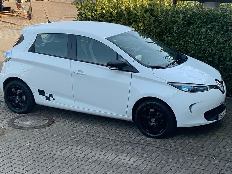 Weiß Gebraucht 2018 Renault Zoe Kleinwagen | 7.200 € (Guter Preis) - Bild 1/4