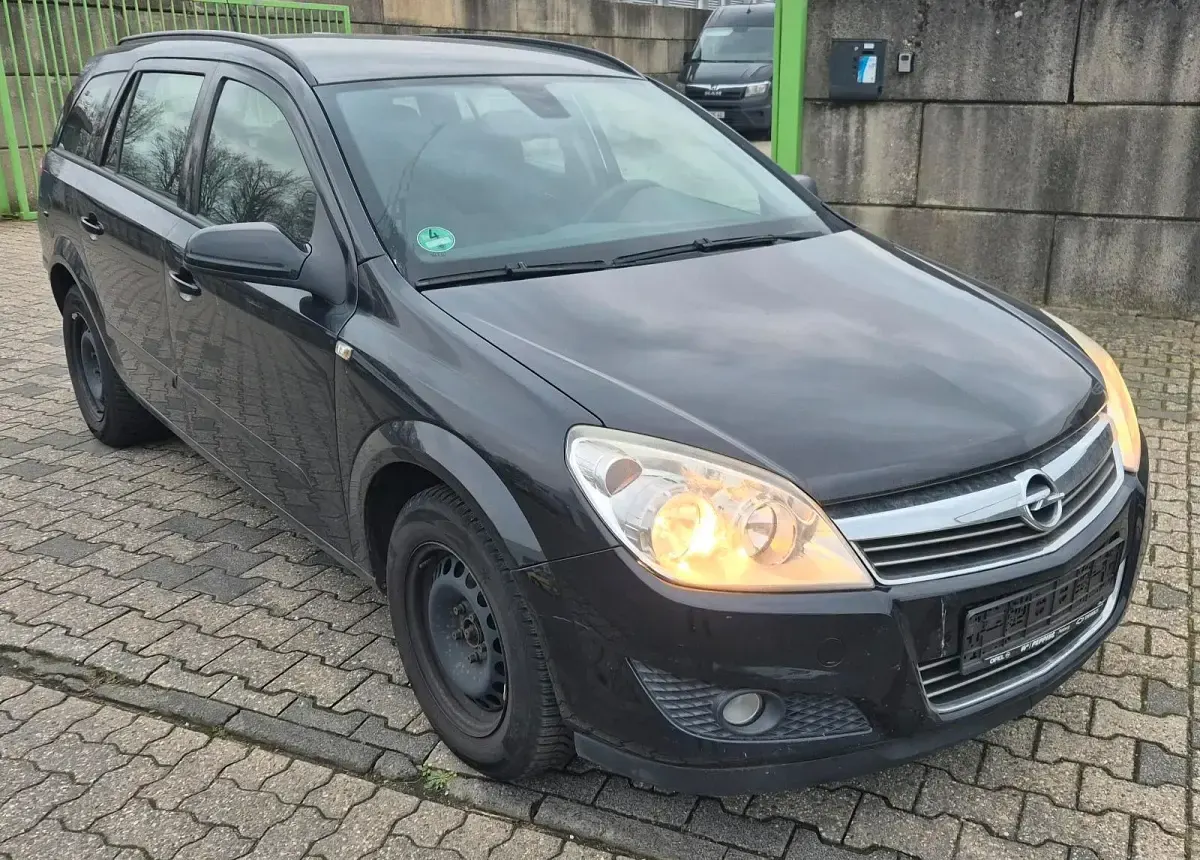Gebraucht Opel Astra 115 PS (84 kW) 2008 Schwarz Kombi