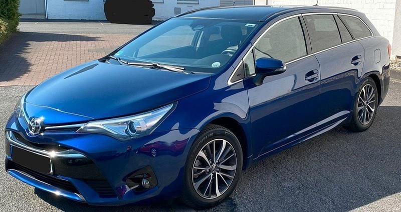 Blau Gebraucht 2016 Toyota Avensis Edition-S Kombi | 12.500 € (Superpreis) - Bild 1/4