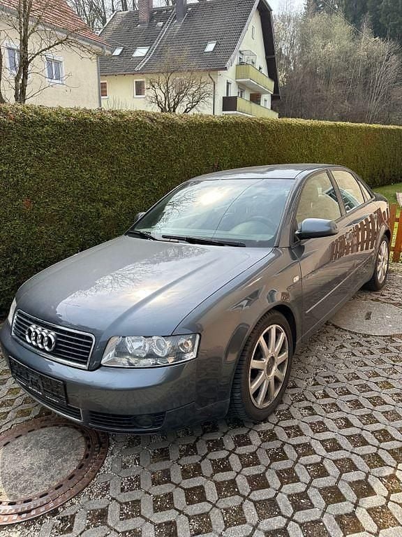 Gebraucht Audi A4 163 PS (119 kW) 2004 Grau Limousine