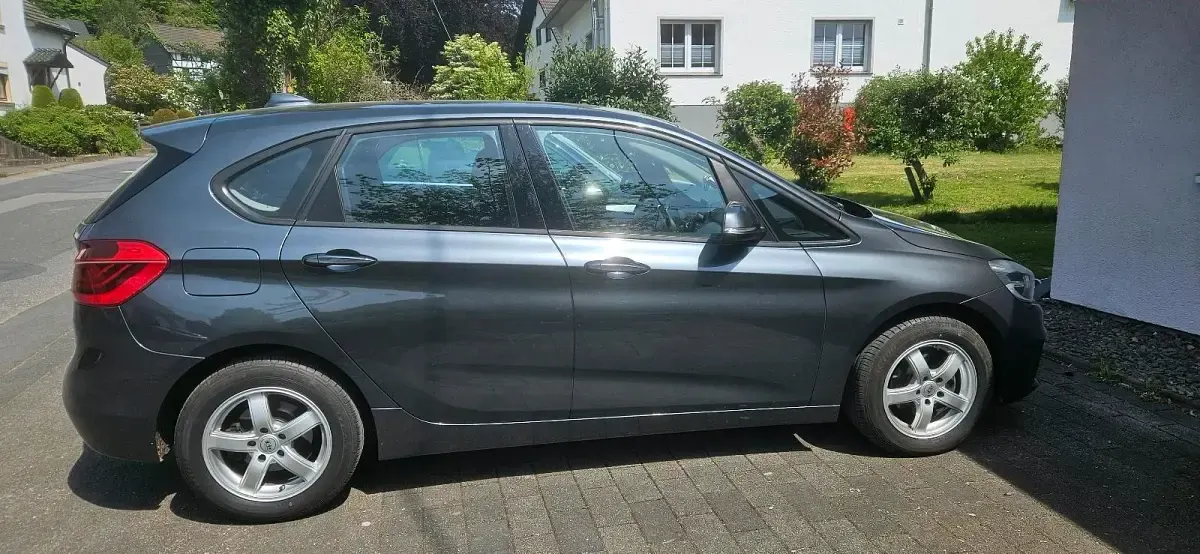 Second-hand BMW 214 95 CP (69 kW) 2016 Negru Break