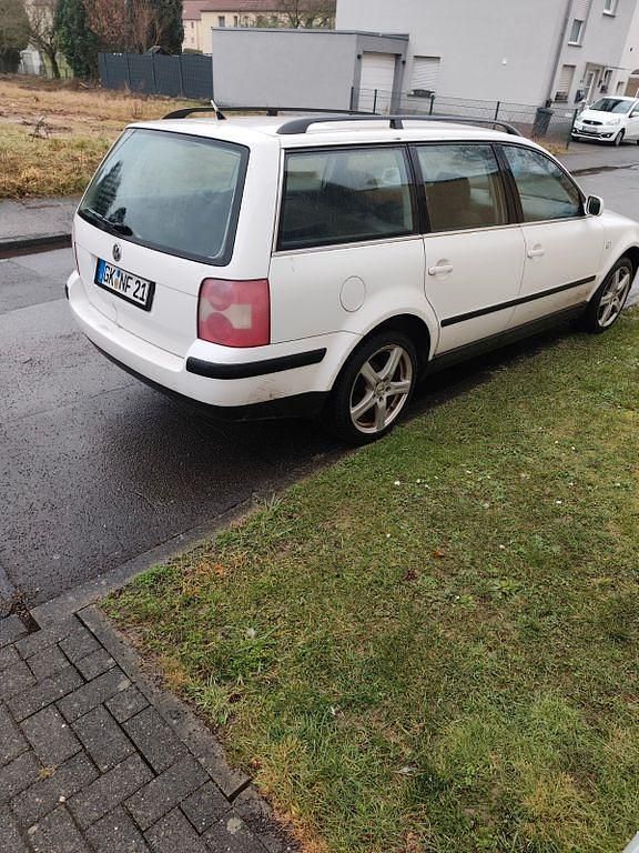 Gebraucht VW Passat Comfortline 131 PS (96 kW) 2002 Schwarz Kombi