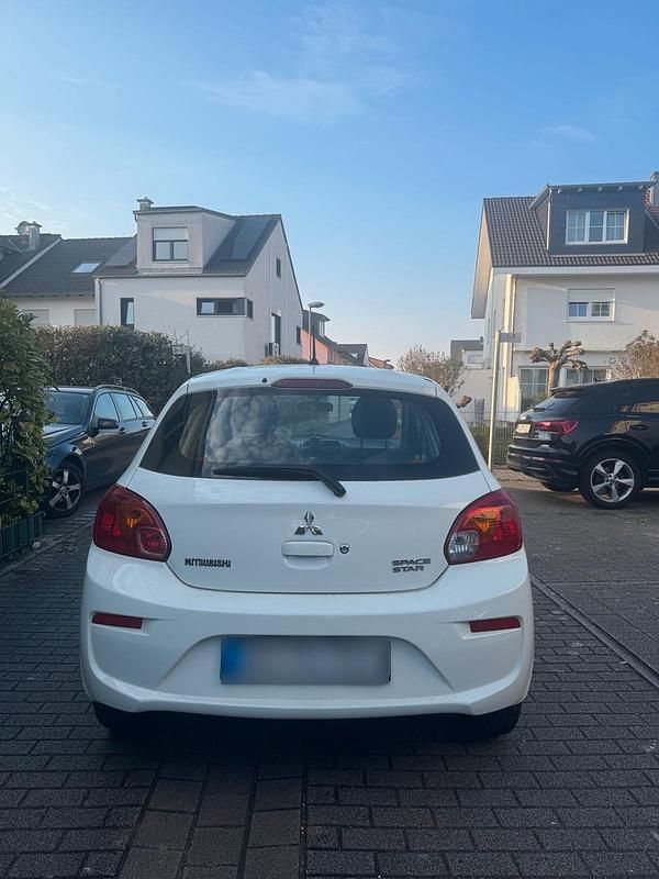 Gebraucht Mitsubishi Space Star Active 71 PS (52 kW) 2019 Weiß Kleinwagen