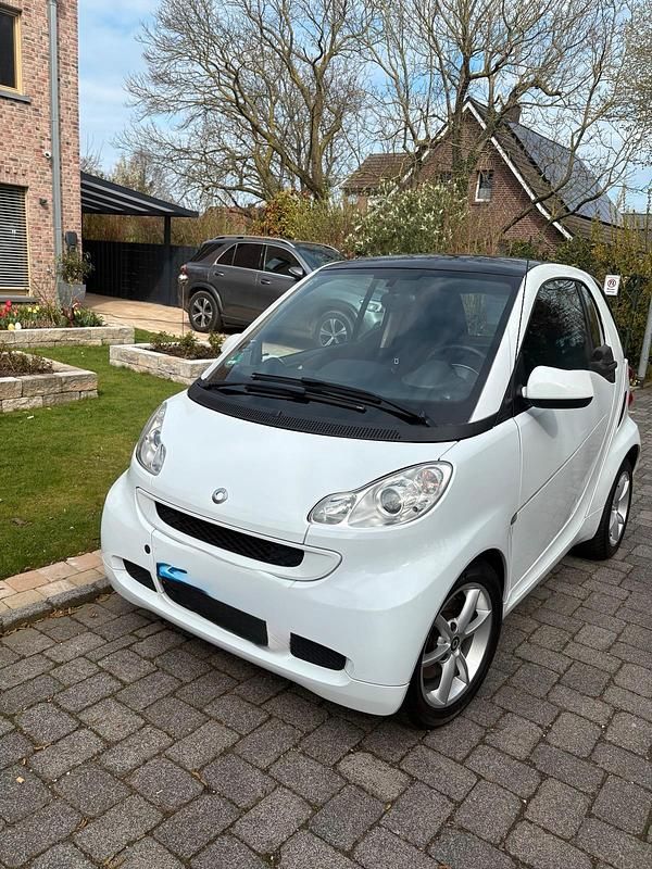 Gebraucht Smart ForTwo Coupé 71 PS (52 kW) 2011 Weiß Coupé