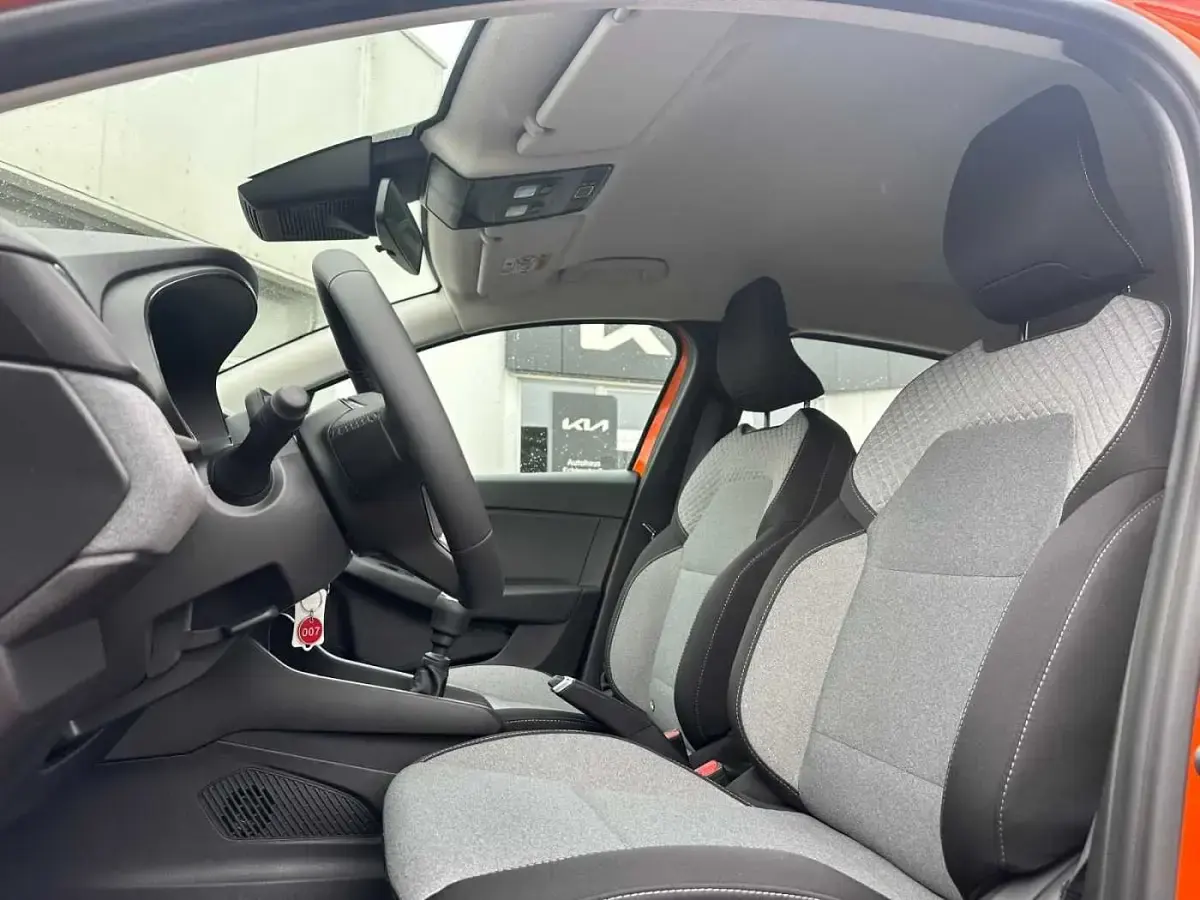 Gebraucht Renault Clio 91 PS (66 kW) 2025 Valenciaorange Kleinwagen