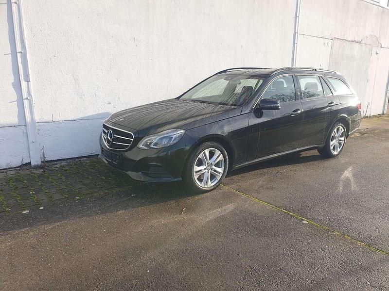 Gebraucht Mercedes E250 Edition 204 PS (150 kW) 2015 Obsidianschwarz  metalliclack Kombi