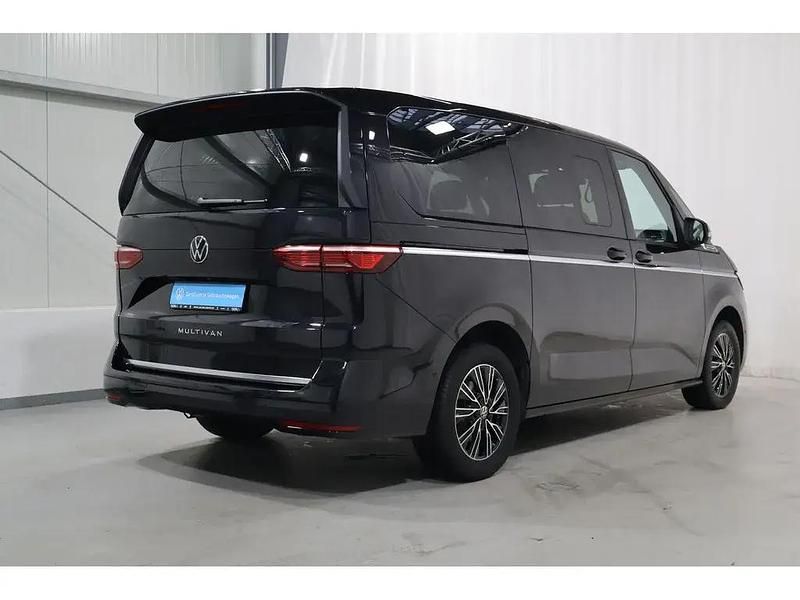 Używany VW T7 Style 110 KM (80 kW) 2025 Czarny Van