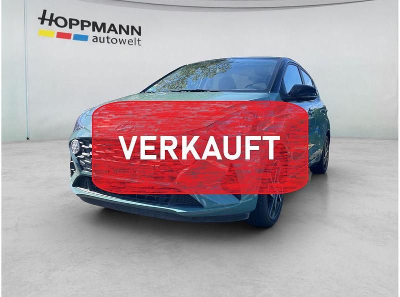 Grün Gebraucht 2022 Hyundai i10 Trend Kleinwagen | 12.490 € (Superpreis) - Bild 1/4