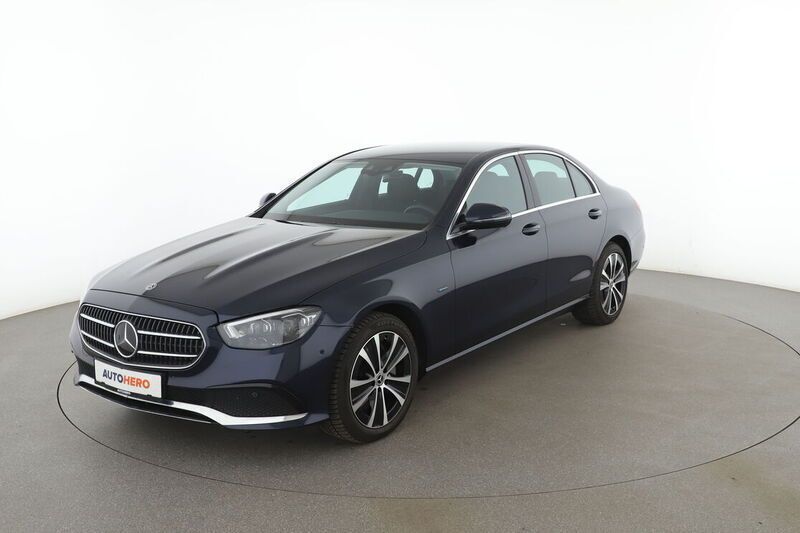 Blau Gebraucht 2020 Mercedes E300 Avantgarde Limousine | 32.790 € - Bild 1/4