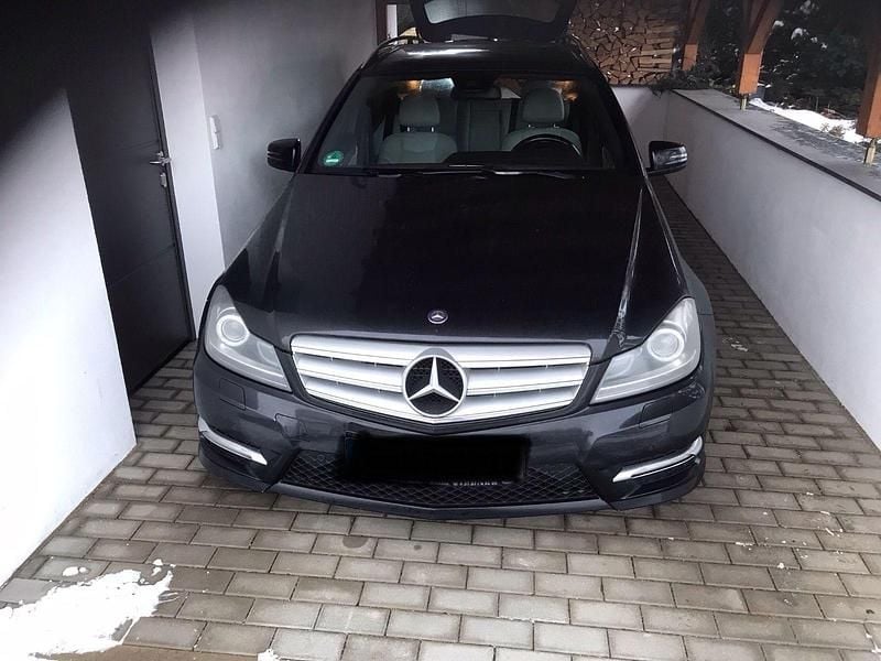 Schwarz Gebraucht 2011 Mercedes C300 Kombi | 7.650 € (Superpreis) - Bild 1/4