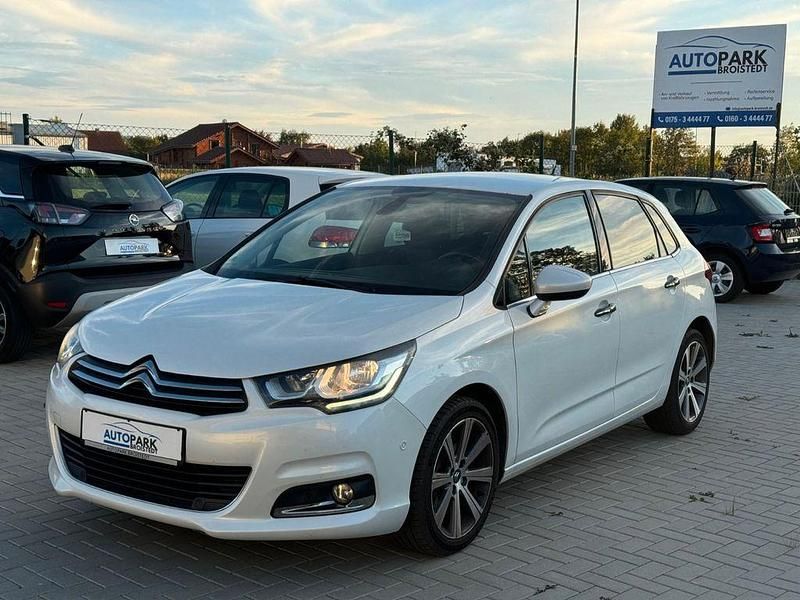 Weiß Gebraucht 2015 Citroën C4 Shine Limousine | 9.449 € (Etwas zu teuer) - Bild 1/4
