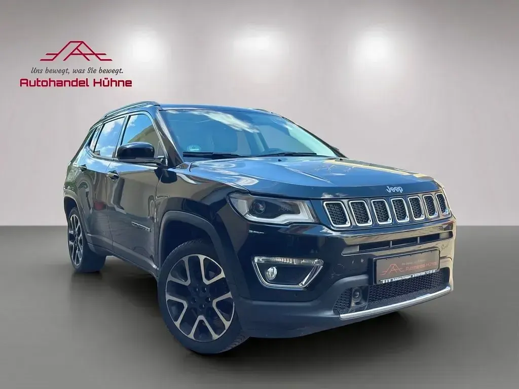 Gebraucht Jeep Compass Limited 170 PS (125 kW) 2020 Diamond black crystal p/c SUV