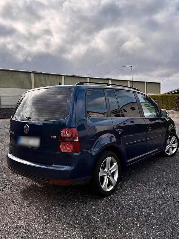 Gebraucht VW Touran 105 PS (77 kW) 2008 Blau Van / Kleinbus