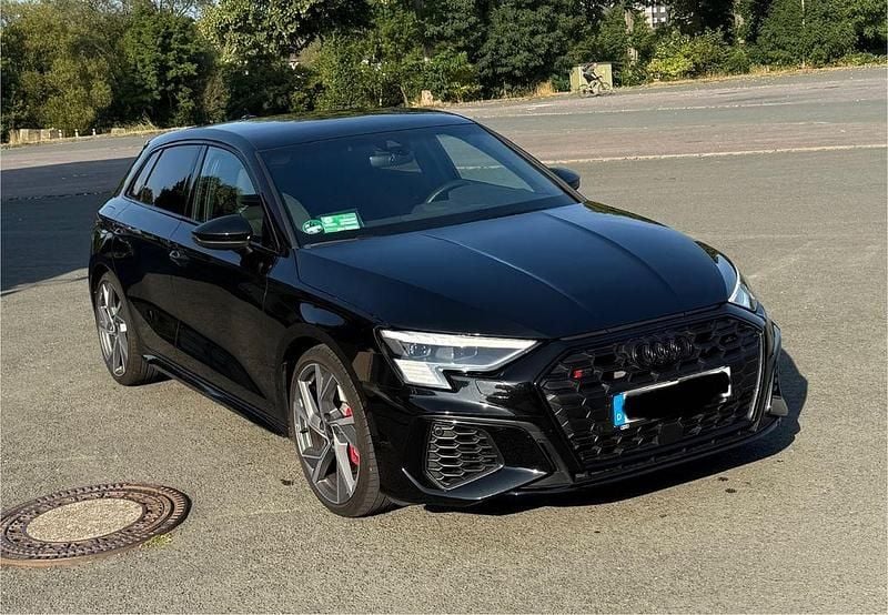 Schwarz Gebraucht 2022 Audi S3 Ambiente Limousine | 35.500 € (Superpreis) - Bild 1/4