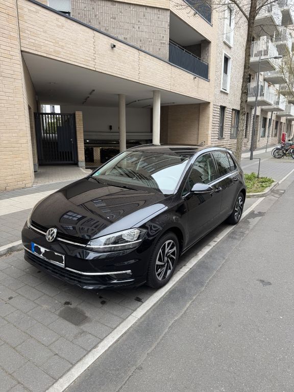 Schwarz Gebraucht 2018 VW Golf VII Join Limousine | 15.500 € (Fairer Preis) - Bild 1/4