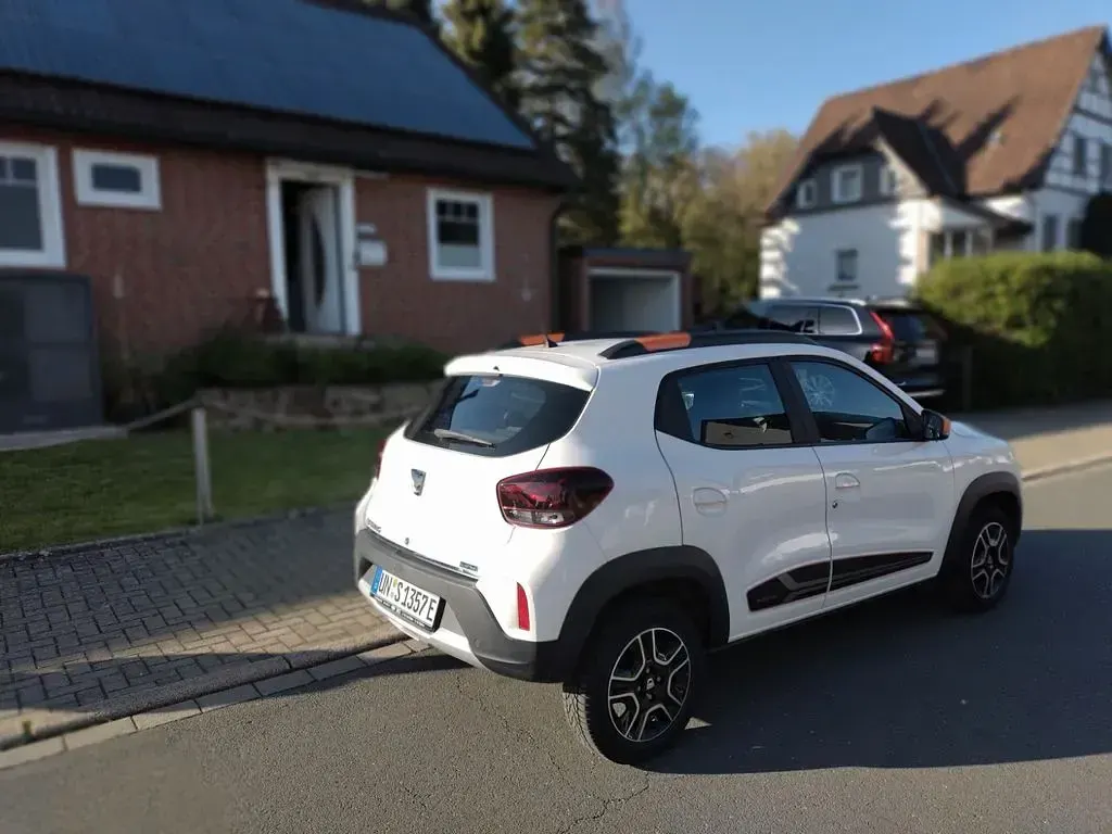 Usado Dacia Spring Comfort Plus 33 kW (45 CV) 2022 Blanco Utilitario