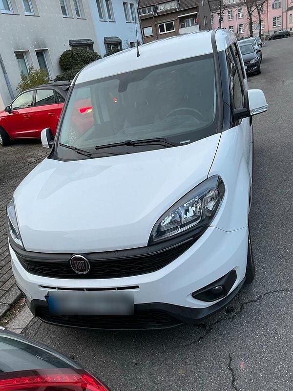 Gebraucht Fiat Doblò 101 PS (74 kW) 2022 Weiß Van / Kleinbus