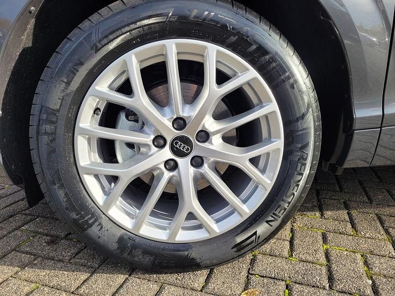 Neu Audi Q3 Sport 150 PS (110 kW) 2025 Grau SUV