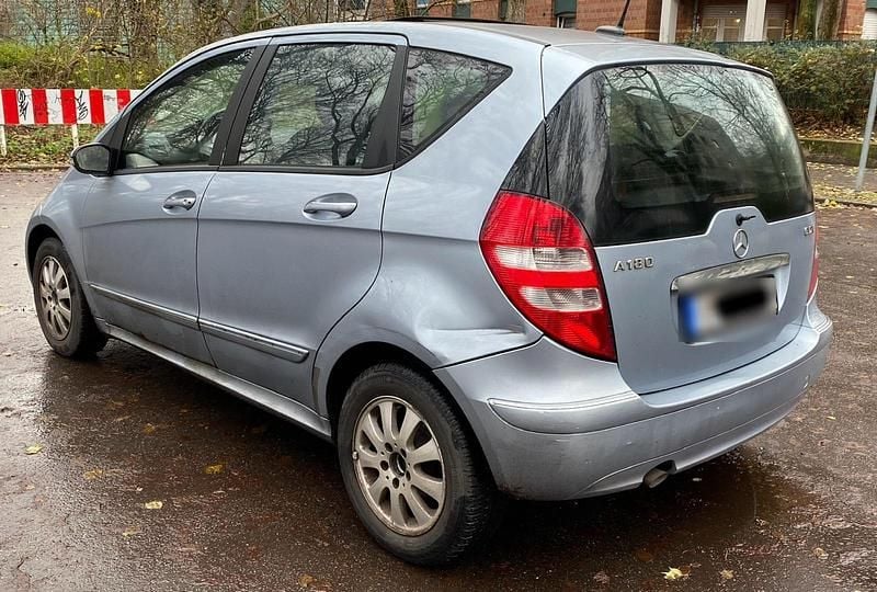 Gebraucht Mercedes A180 Elegance 109 PS (80 kW) 2006 Blau Kleinwagen
