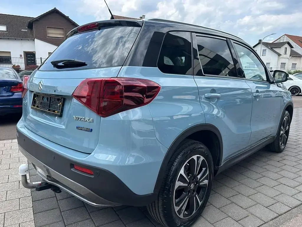 Gebraucht Suzuki Vitara 102 PS (75 kW) 2023 Blau SUV