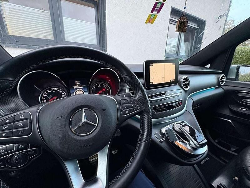 Gebraucht Mercedes V200 190 PS (139 kW) 2019 Brillantsilber metallic Van / Kleinbus