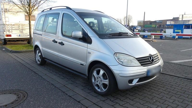 Gebraucht Mercedes Vaneo 91 PS (66 kW) 2004 Silber Van / Kleinbus