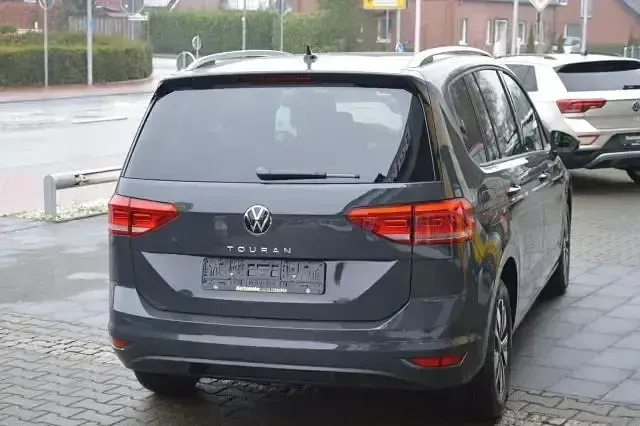 Gebraucht VW Touran Move 150 PS (110 kW) 2024 Grau Van / Kleinbus