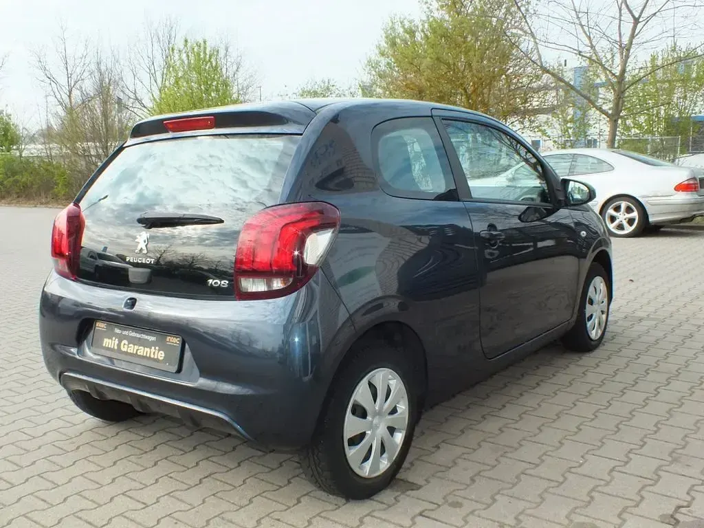 Gebraucht Peugeot 108 Active 69 PS (50 kW) 2017 Blau Kleinwagen