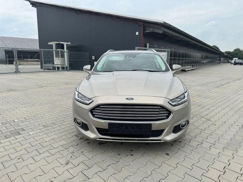 Grau Gebraucht 2016 Ford Mondeo Titanium Limousine | 8.199 € (Superpreis) - Bild 1/4