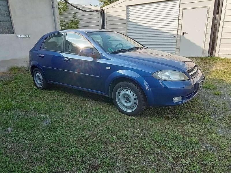 Blau Gebraucht 2005 Chevrolet Lacetti SX Limousine | 700 € (Superpreis) - Bild 1/4