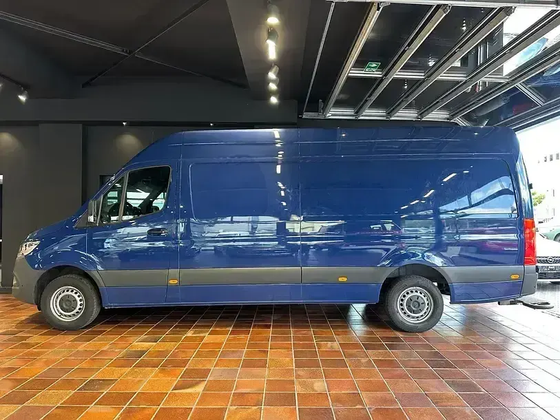 Gebraucht Mercedes Sprinter 170 PS (125 kW) 2024 Blau Van