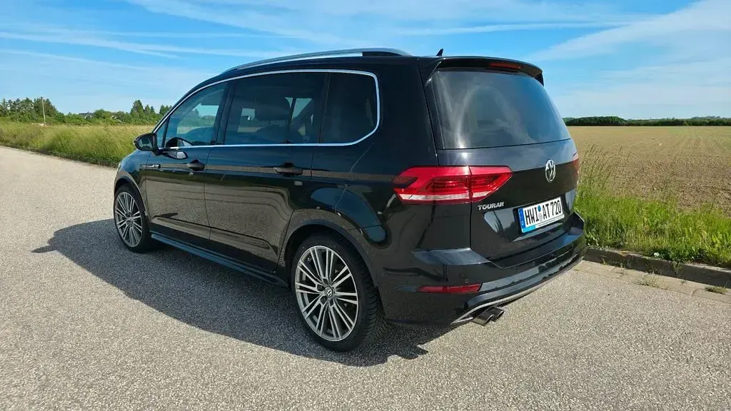 Gebraucht VW Touran Highline 150 PS (110 kW) 2017 Schwarz Van / Kleinbus