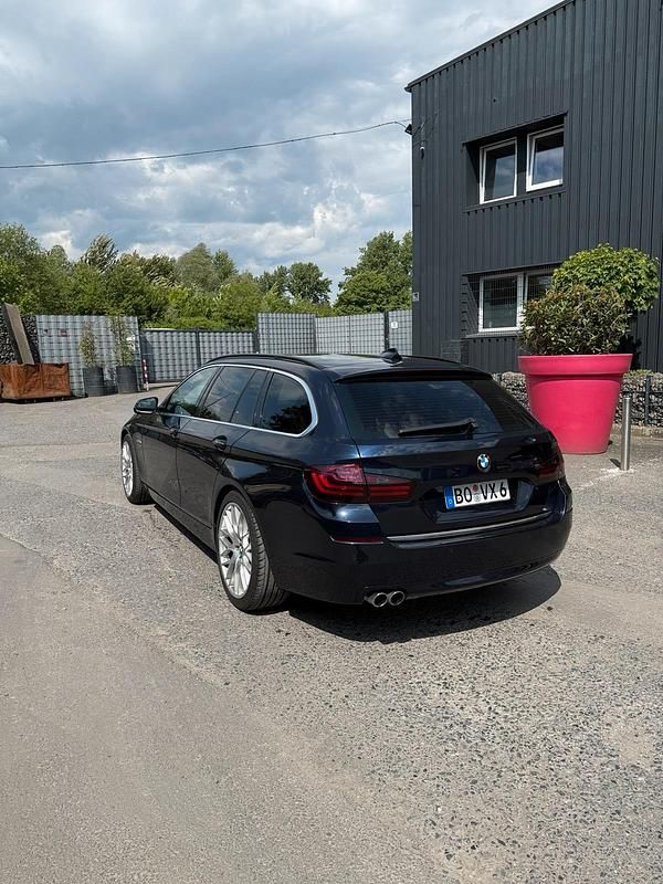 Blau Gebraucht 2016 BMW 530 Kombi | 12.500 € (Superpreis) - Bild 1/4
