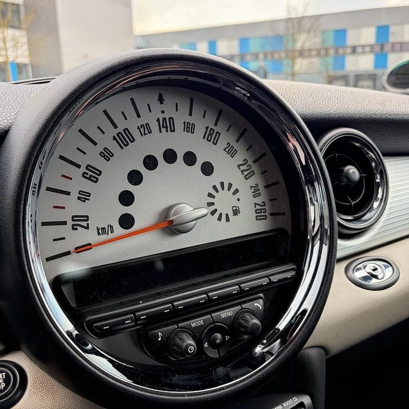 Gebraucht Mini Cooper Cabriolet 122 PS (89 kW) 2012 Silber Cabrio