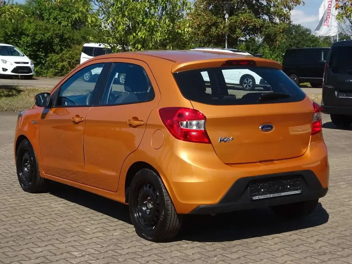 Gebraucht Ford Ka Cool & Sound Edition 86 PS (63 kW) 2017 Kupfergold Limousine