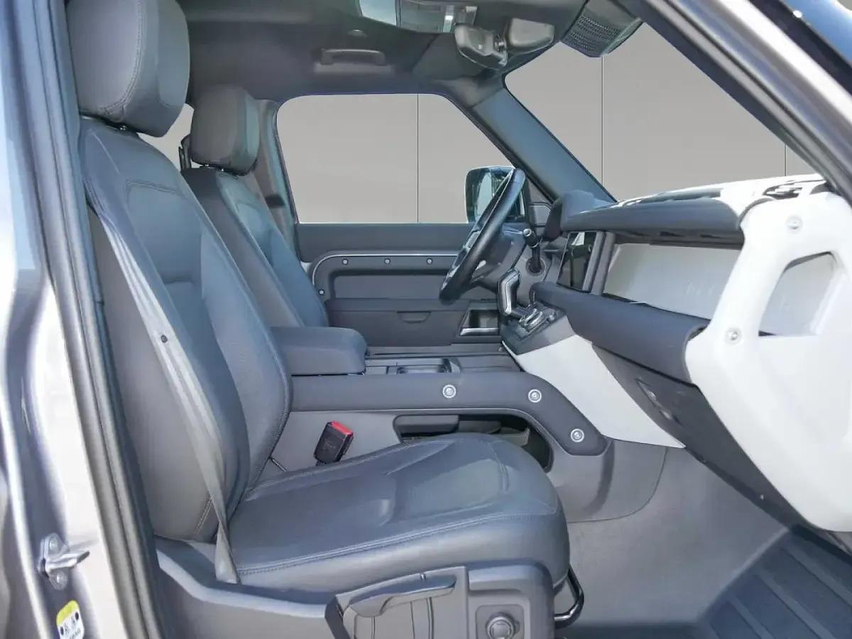 Gebraucht Land Rover Defender S 252 PS (185 kW) 2023 Eiger grey SUV