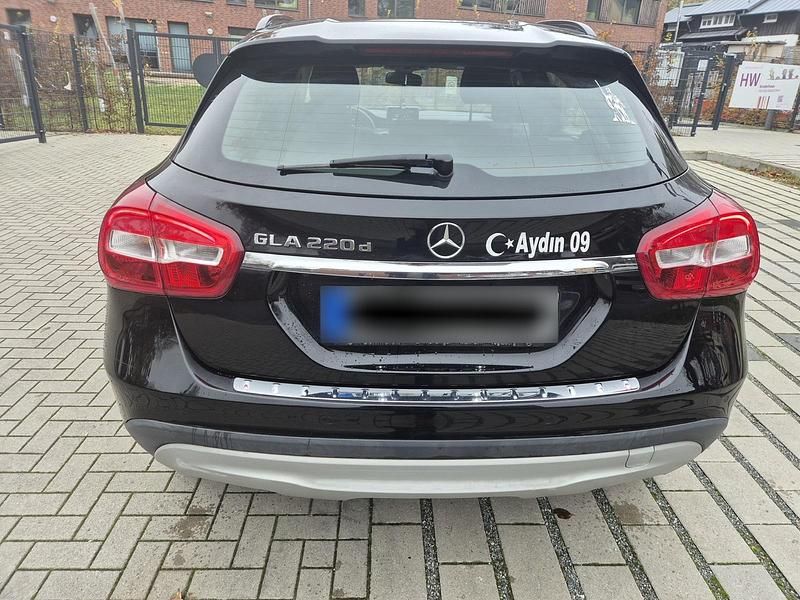 Gebraucht Mercedes CLA220 130 PS (95 kW) 2016 Schwarz Limousine
