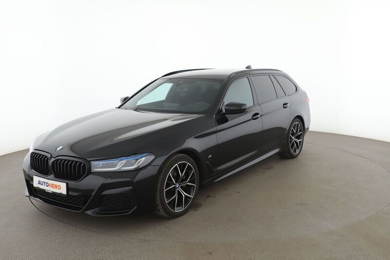 Schwarz Gebraucht 2021 BMW 520 M Sport Kombi | 32.160 € (Etwas zu teuer) - Bild 1/4