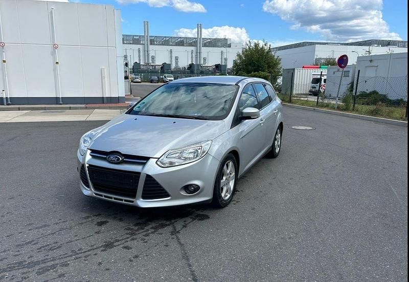 Gebraucht Ford Focus 116 PS (85 kW) 2012 Silber Kombi