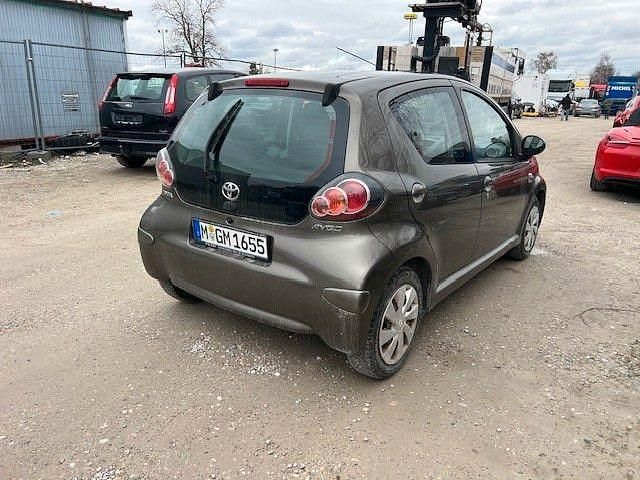 Gebraucht Toyota Aygo 68 PS (50 kW) 2012 Beige Kleinwagen