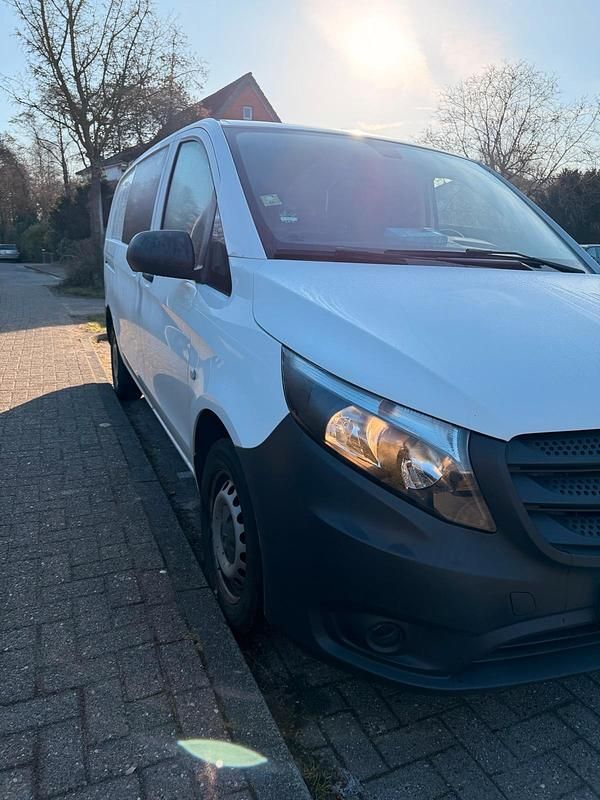 Gebraucht Mercedes Vito 114 PS (83 kW) 2017 Weiß Van