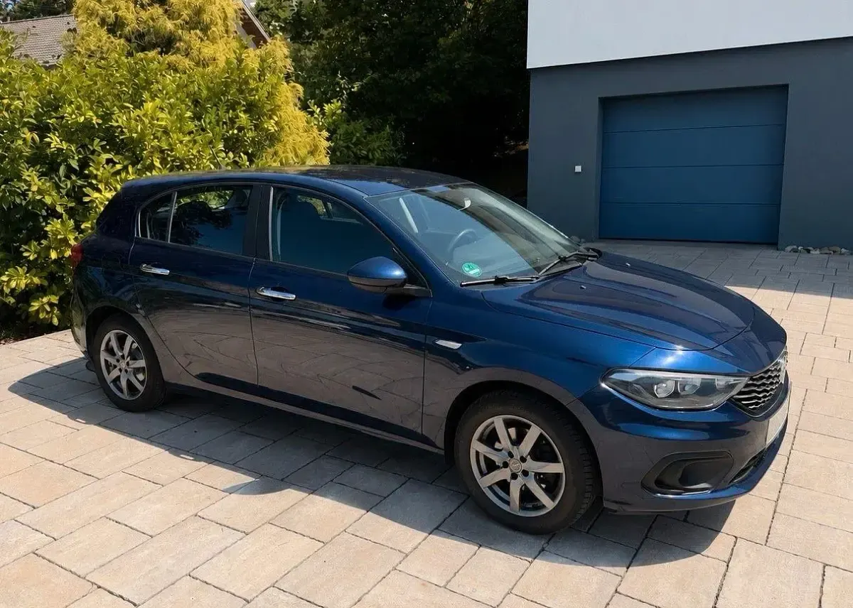 Gebraucht Fiat Tipo Easy 95 PS (69 kW) 2017 Blau Kombi