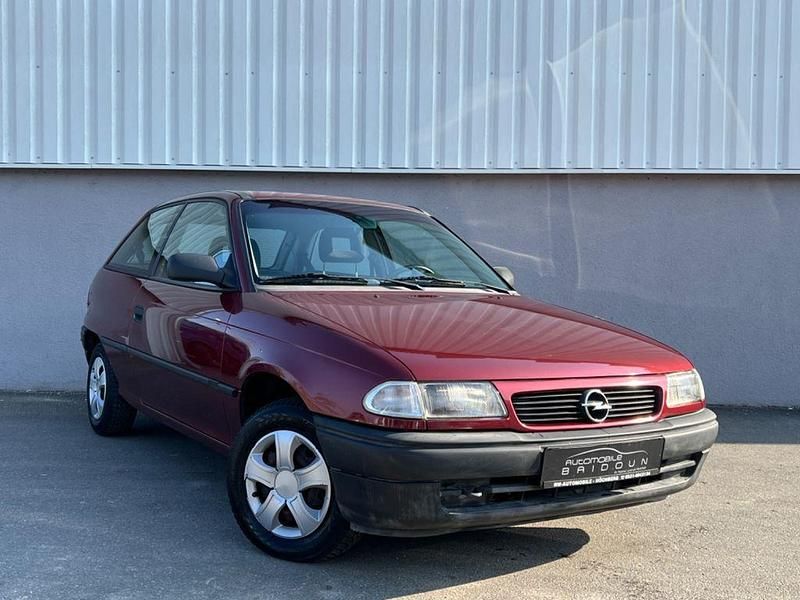 Gebraucht Opel Astra 75 PS (55 kW) 1996 Limousine
